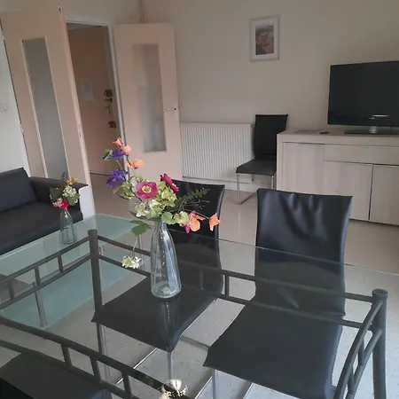 Apartmán F3 Avec Balcon *